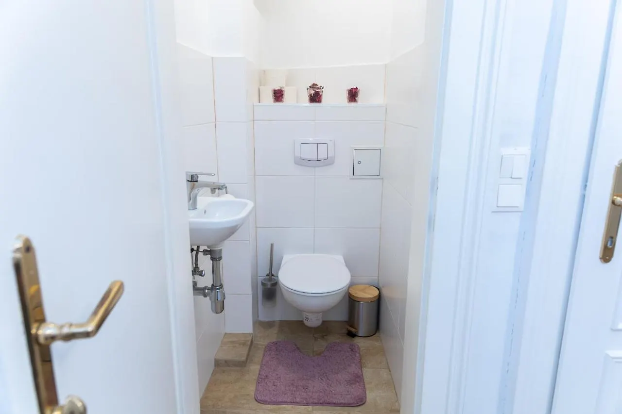 Апартаменты Luxe View Schoenbrunn Suite Вена Австрия