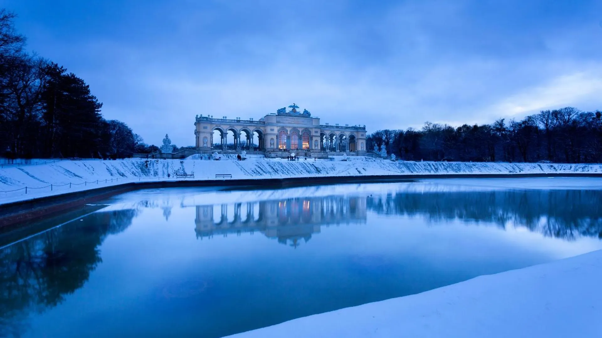 Luxe View Schoenbrunn Suite Wien 0*,  Österreich